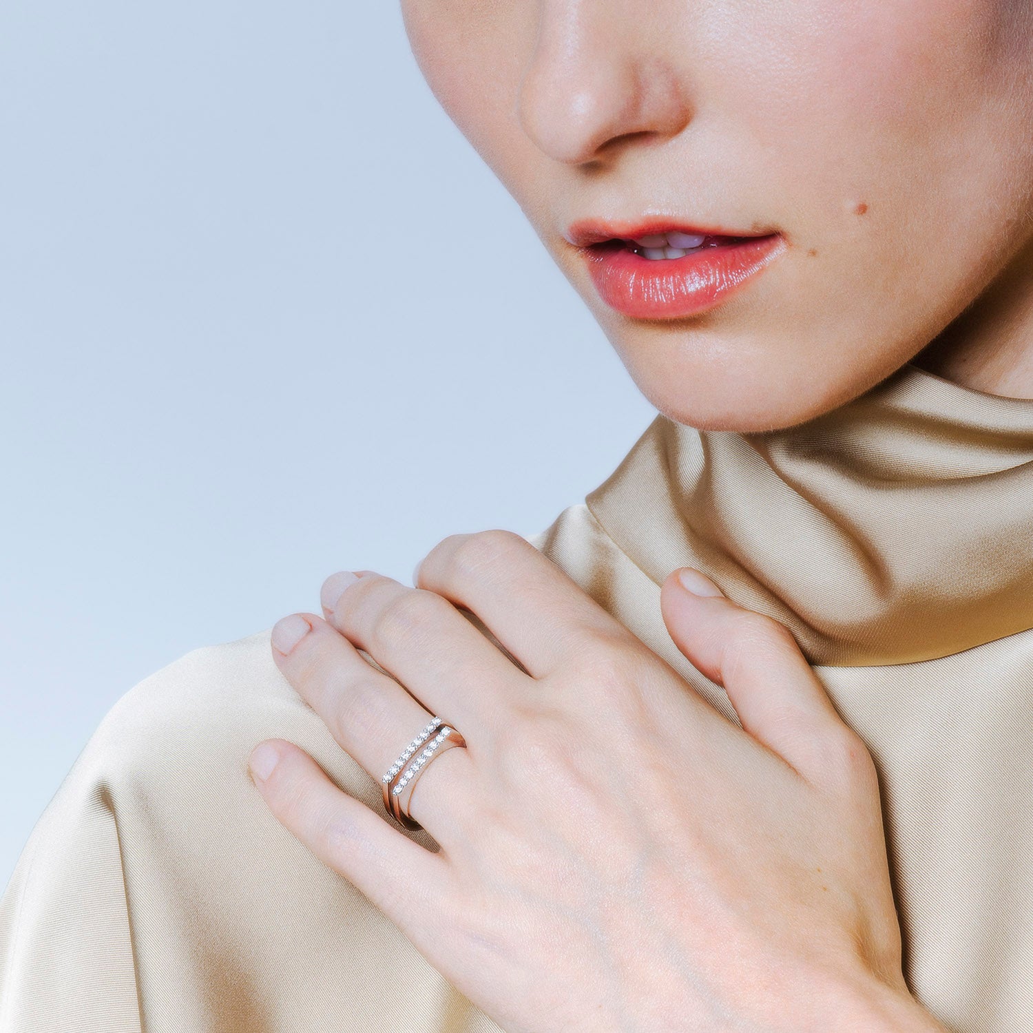 Ring Aligned White Gold